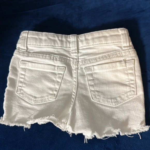 Cute white cutoff summer shorts soft denim for toddler girl - Picture 2 of 4